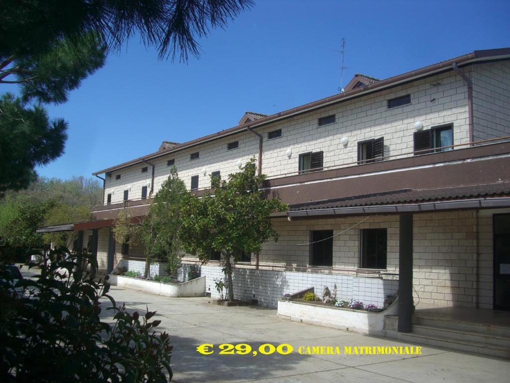 Hotel Menta E Rosmarino Monte Sant'Angelo Exterior photo